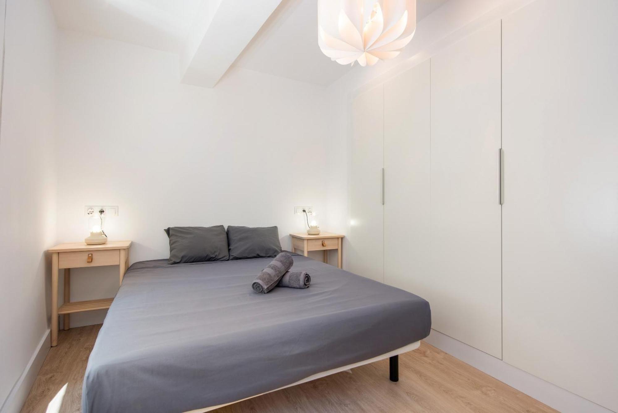 Malaga Hub Apartment ภายนอก รูปภาพ